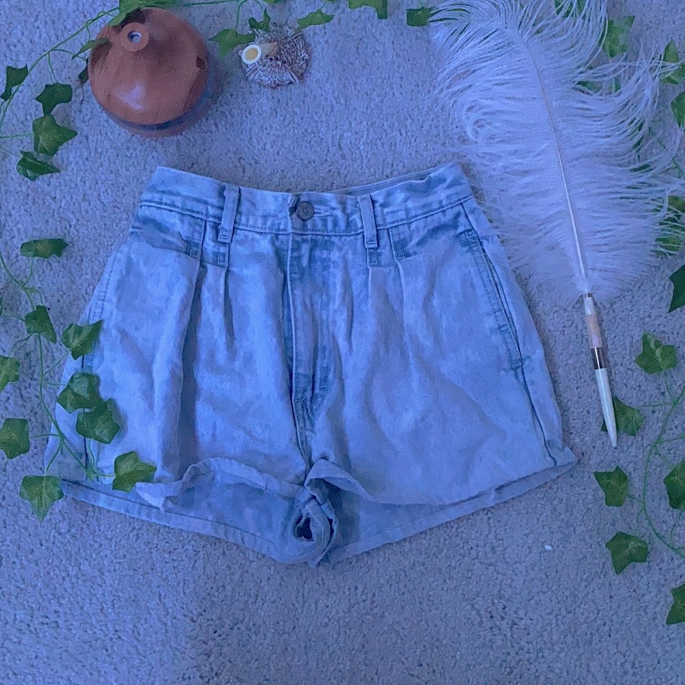 🔴SOLD🔴 Cute high waisted Jean shorts